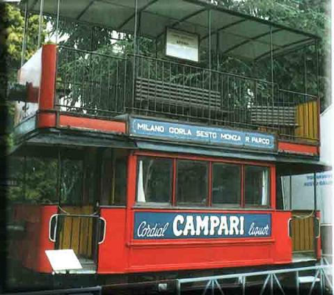 Il tram a due piani trainato da cavalli che prestava regolare servizio da Milano a Monza passando da Gorla sul viale Monza