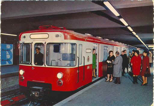 Nel 1964 nel sottosuolo di viale Monza inizi� il suo servizio la linea 1 della metropolitana