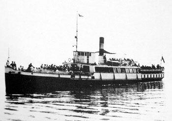 Il battello Milano svolgeva regolare servizio di traghetto tra la sponda lombarda e quella piemontese del Lago Maggiore
